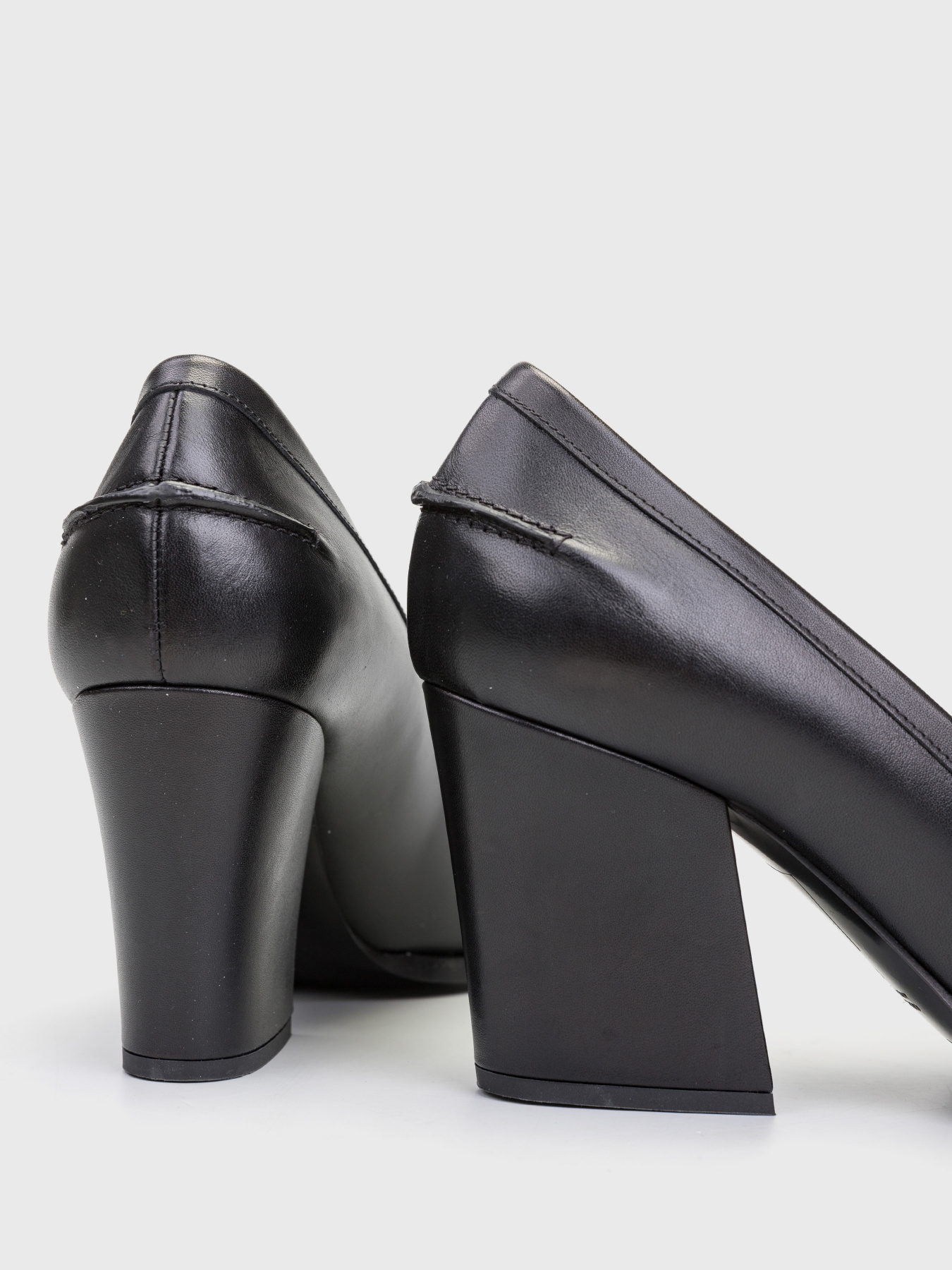 Туфли и лоферы Emporio Armani модель X3E401-XM662-K485 Фото