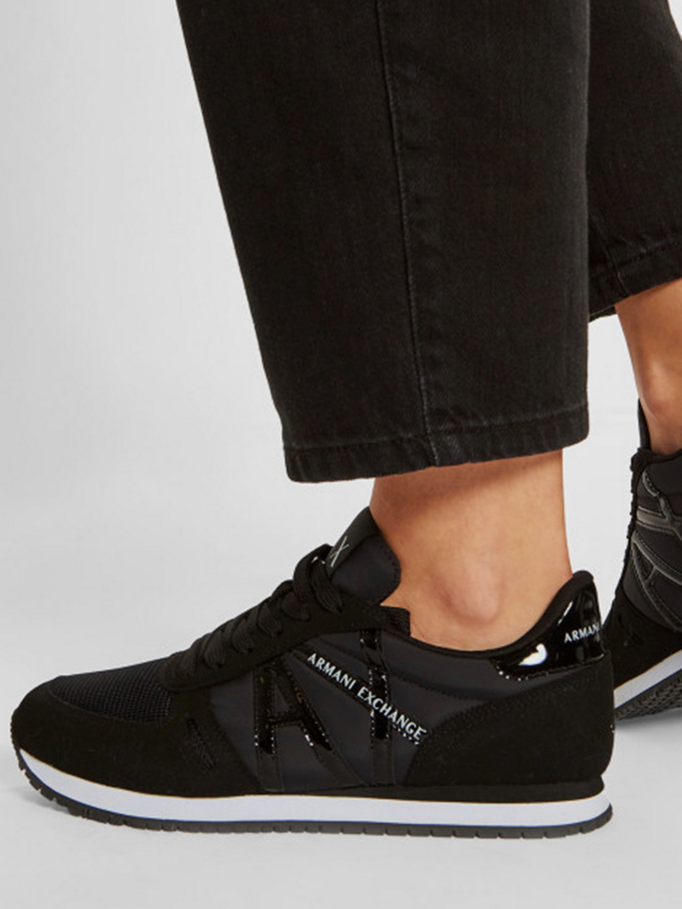 Кроссовки Armani Exchange модель XDX031-XCC62-K670 Фото