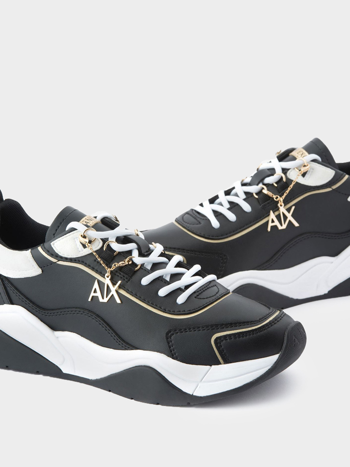Кроссовки Armani Exchange модель XDX104-XV580-S038 Фото