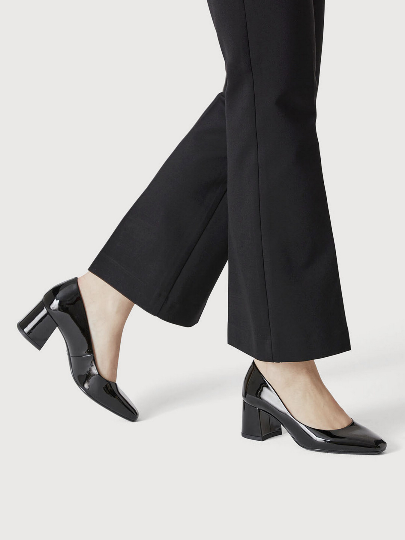 Туфли и лоферы Tamaris модель 22401-28-018 BLACK PATENT Фото