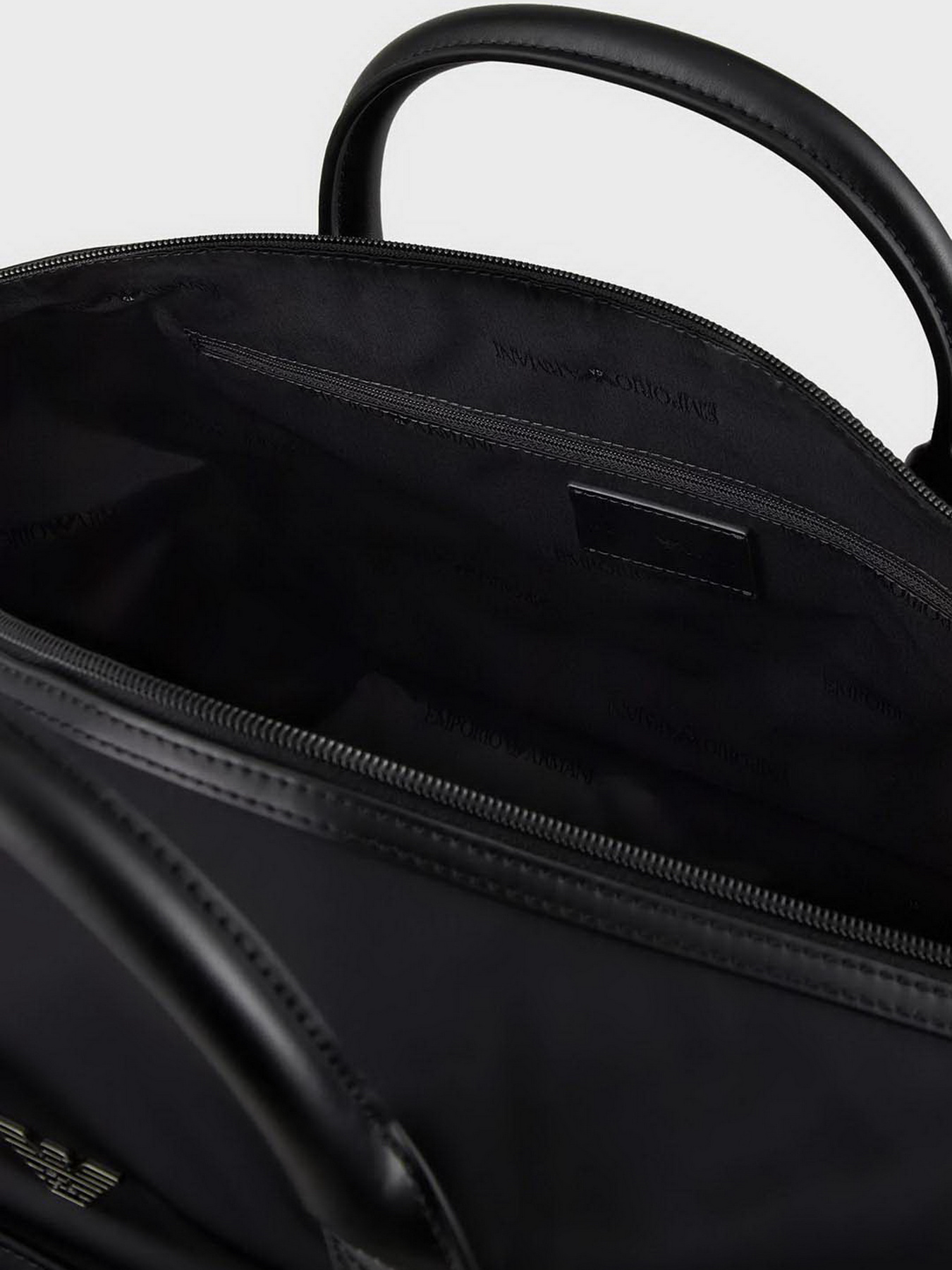 Сумки Emporio Armani модель Y4Q319-Y139J-80001 Фото