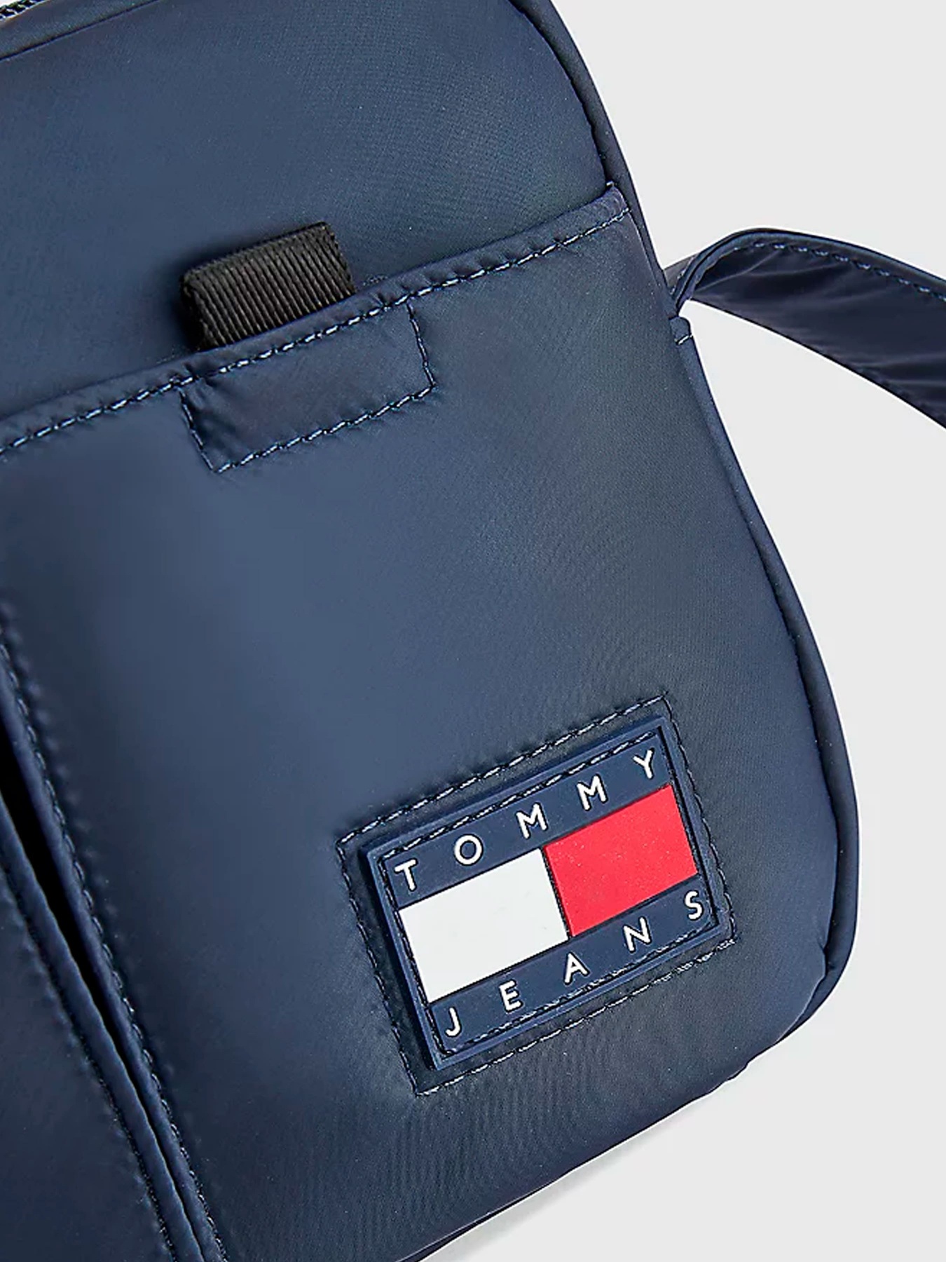 Сумки Tommy Hilfiger модель AM0AM09733-C87 Фото
