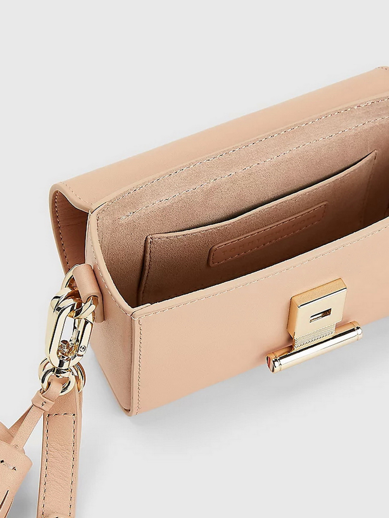 Сумки Tommy Hilfiger модель AW0AW11528-ABR Фото