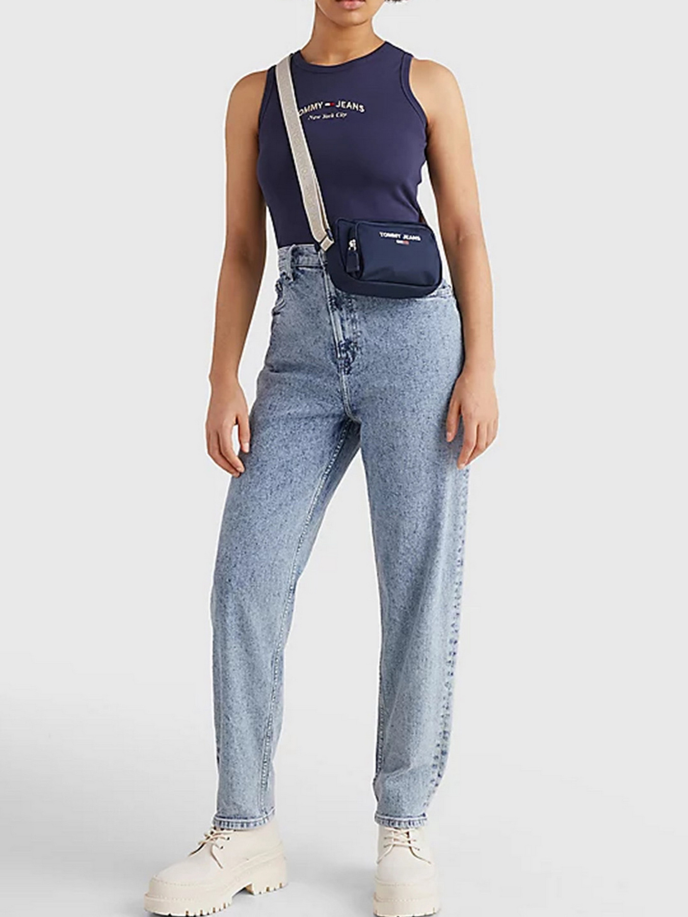 Сумки Tommy Hilfiger модель AW0AW11828-C87 Фото