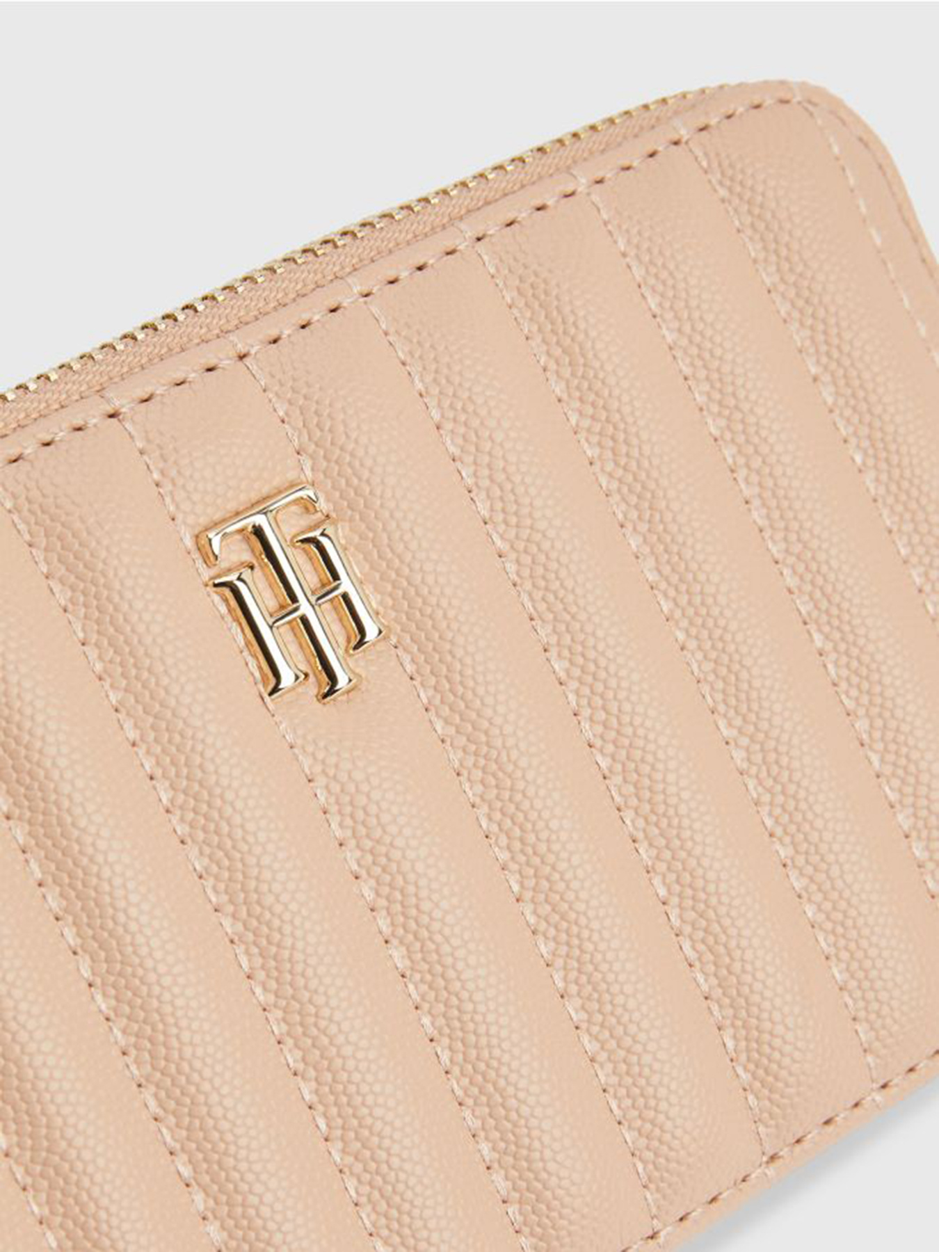 Сумки Tommy Hilfiger модель AW0AW13143-ABR Фото