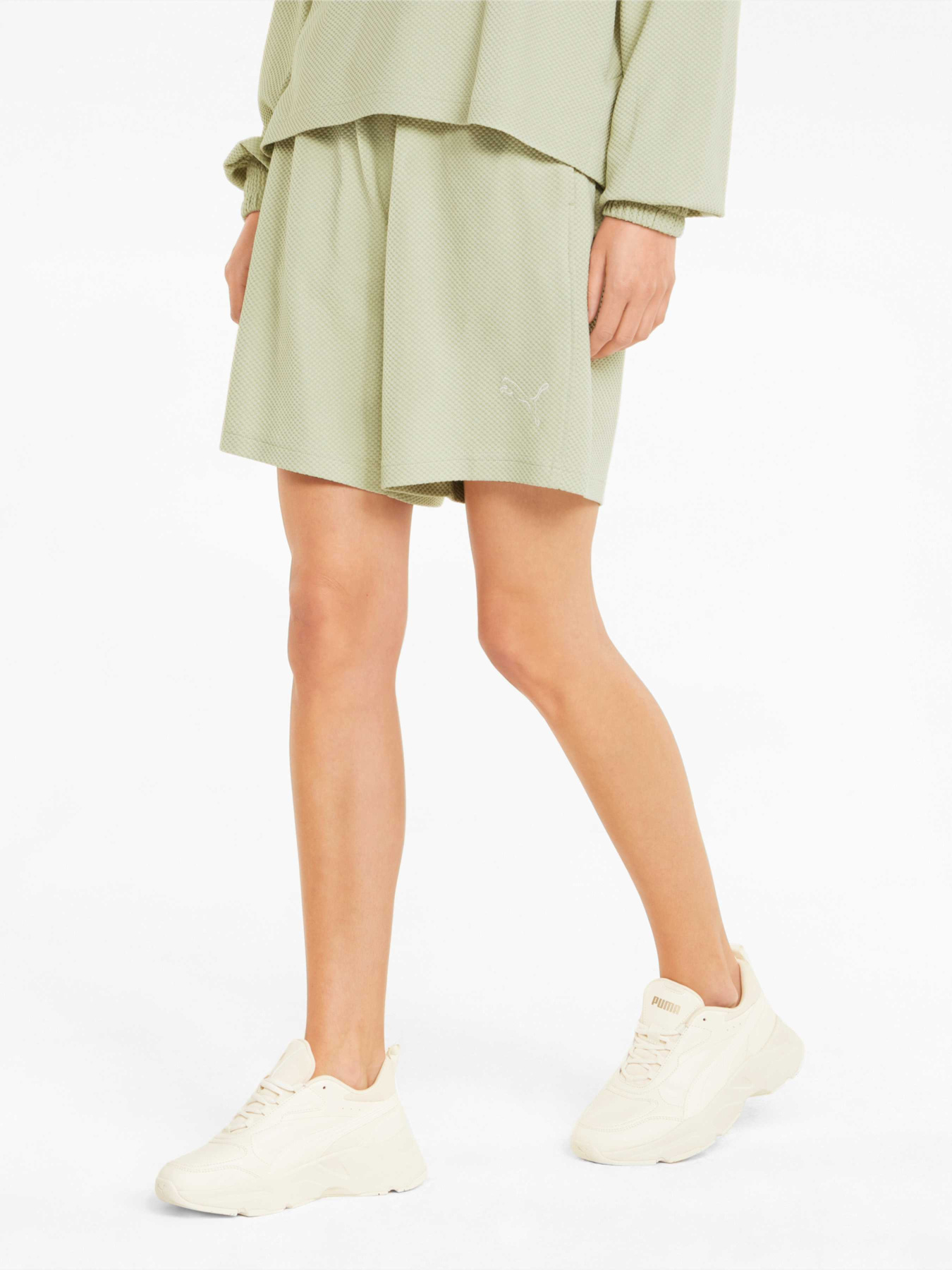 Повседневные шорты PUMA Her High-waist Shorts модель 847099 Фото