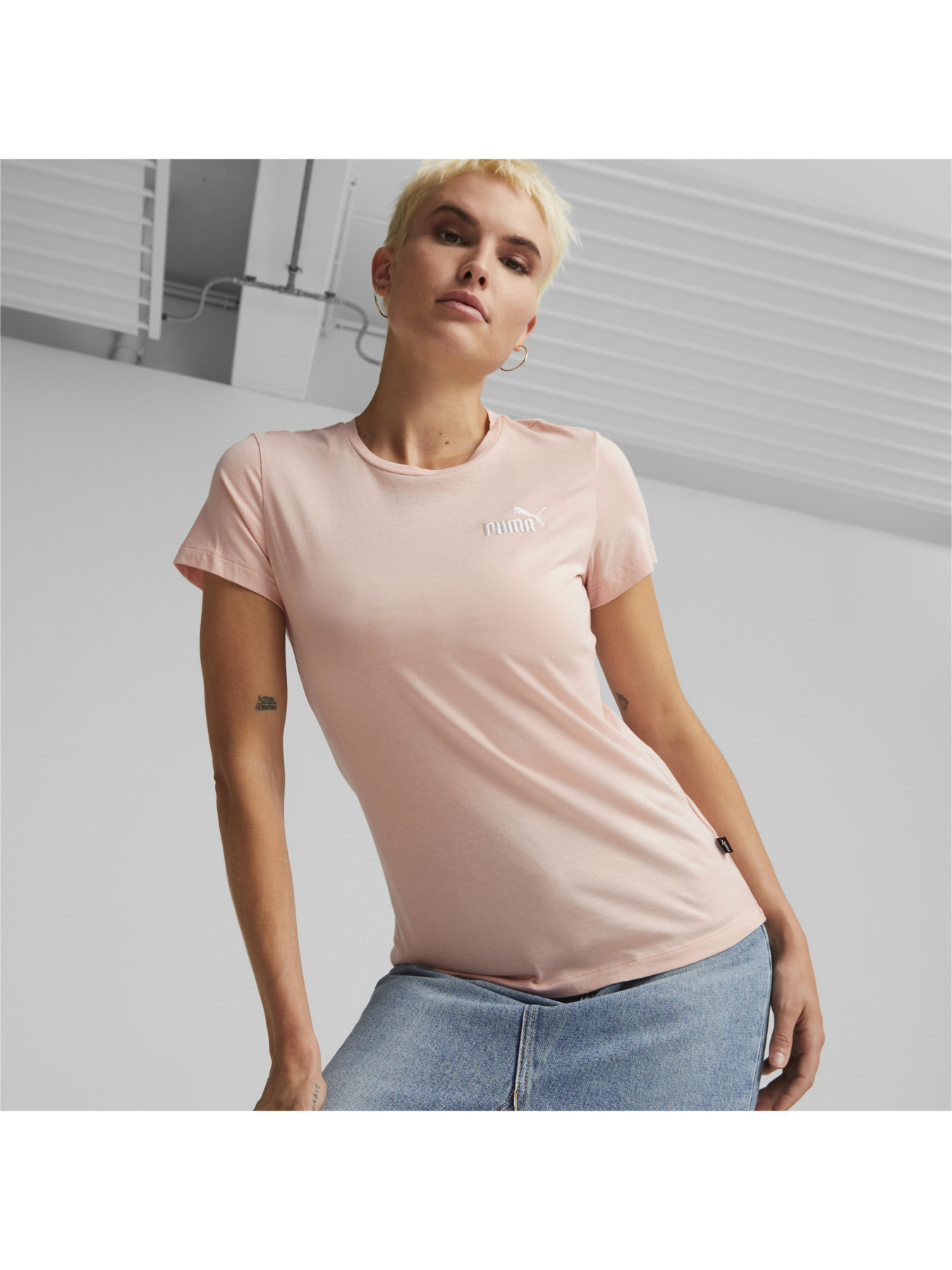 Футболка PUMA Ess+ Embroidery Tee модель 848331 Фото