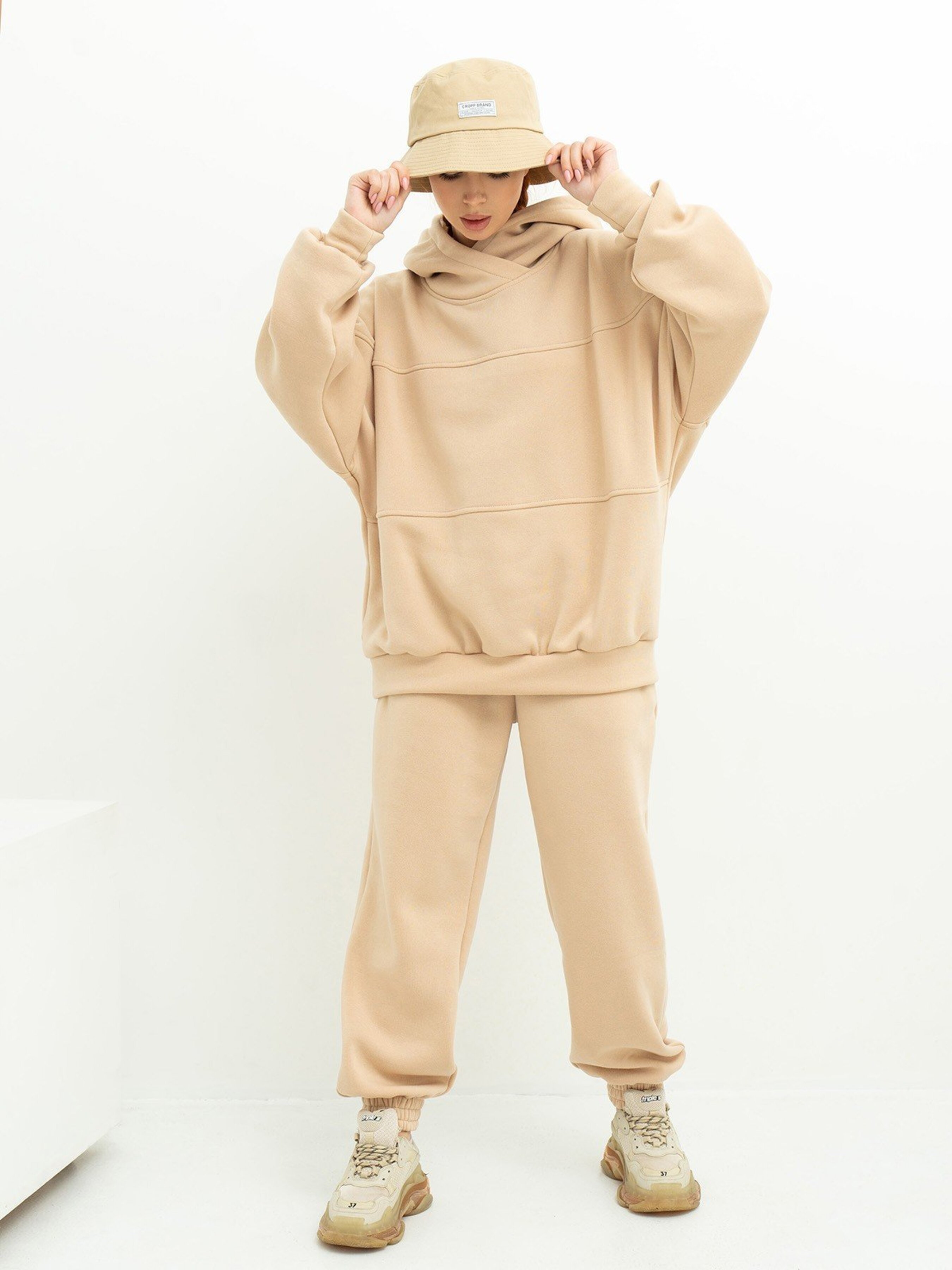 Бавовняний Жіночий Спортивний костюм ISSA Plus  (13624_beige) колір бежевий