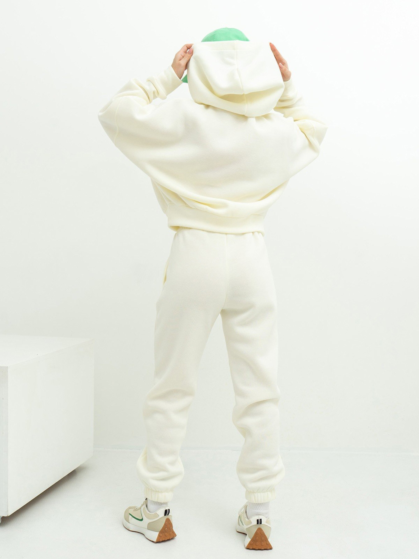 Спортивний костюм ISSA Plus модель 13627_milky Фото