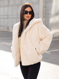 Демісезонна куртка ISSA Plus модель 13630_milky Демісезонна куртка ISSA Plus модель 13630_milky Фото