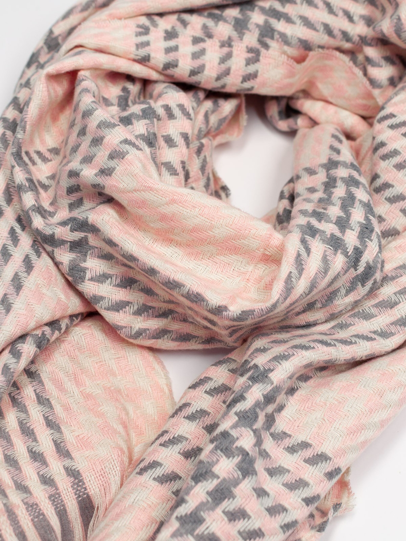 Шарф ISSA Plus модель SH-25_pink Шарф ISSA Plus модель SH-25_pink Фото