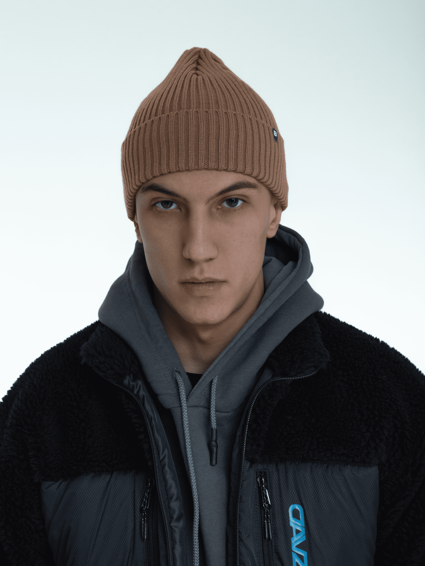 Шапка Bezlad модель hatbeigesix Фото