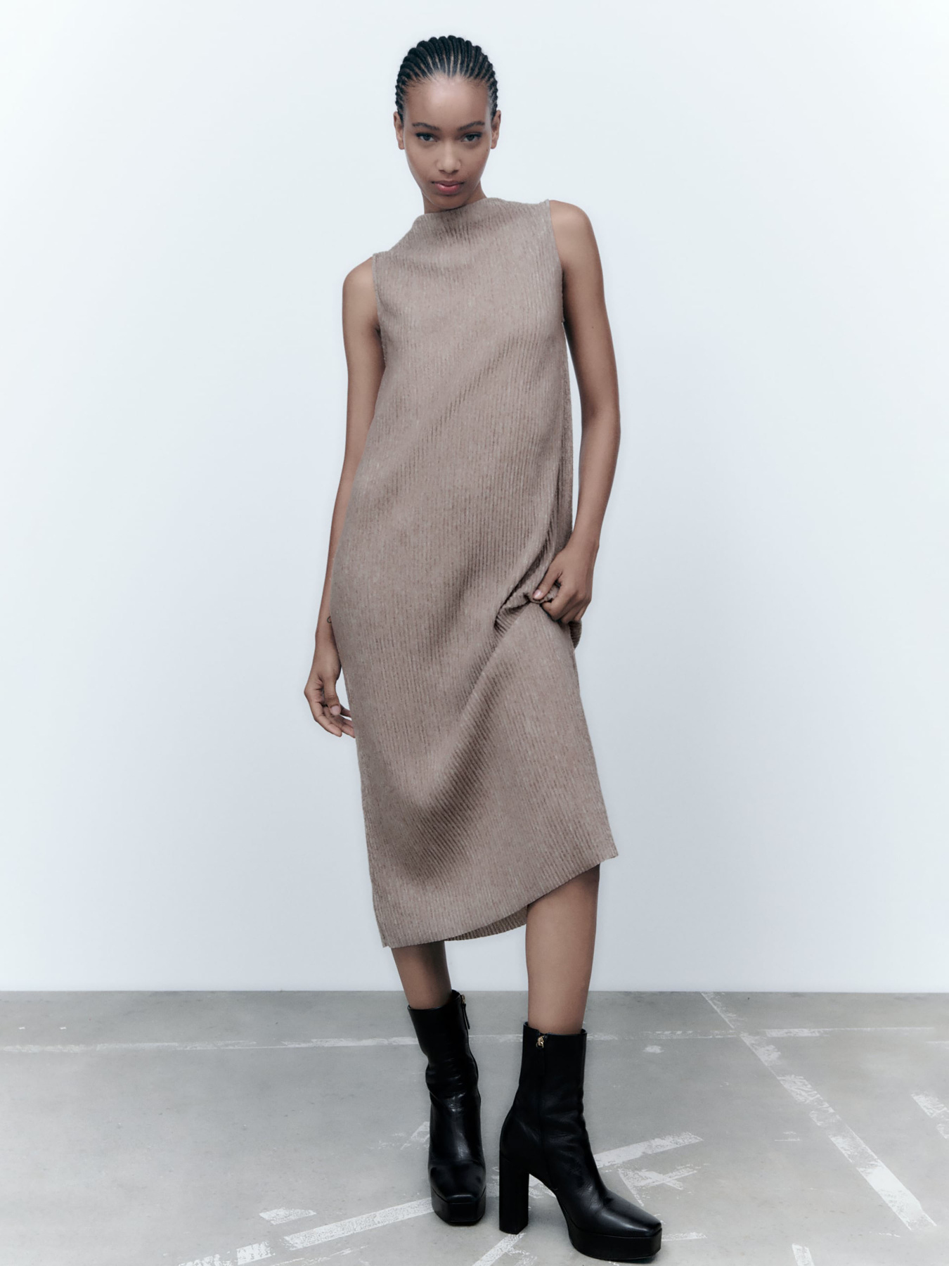 Платье миди ZARA модель 67775 Платье миди ZARA модель 67775 Фото