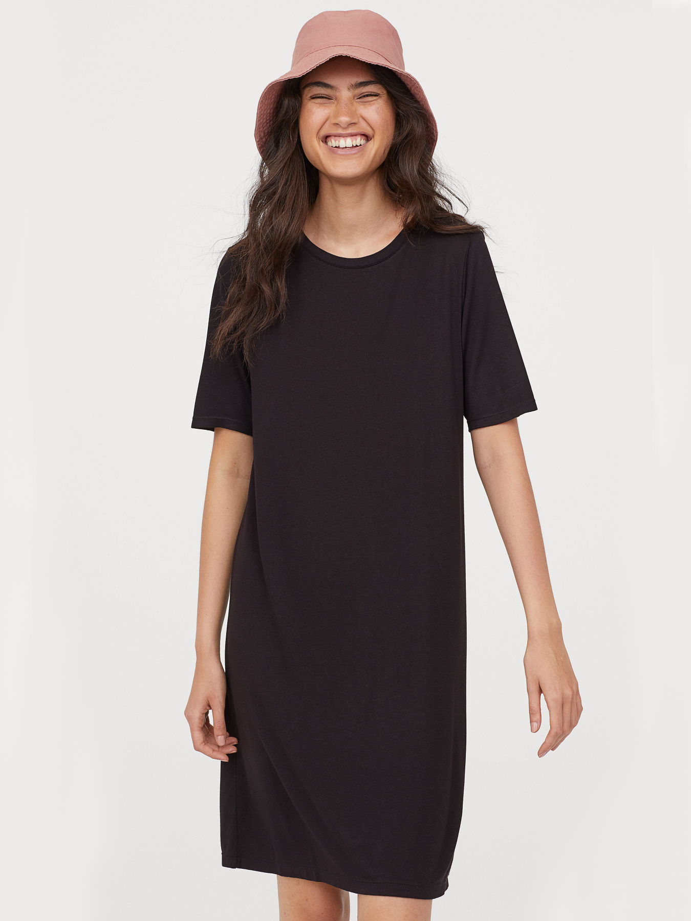 Платье-футболка H&M модель 10038893 Платье-футболка H&M модель 10038893 Фото