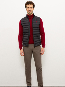 Утеплений жилет US Polo модель G081GL010.000.1071431.VR046 Утеплений жилет US Polo модель G081GL010.000.1071431.VR046 Фото