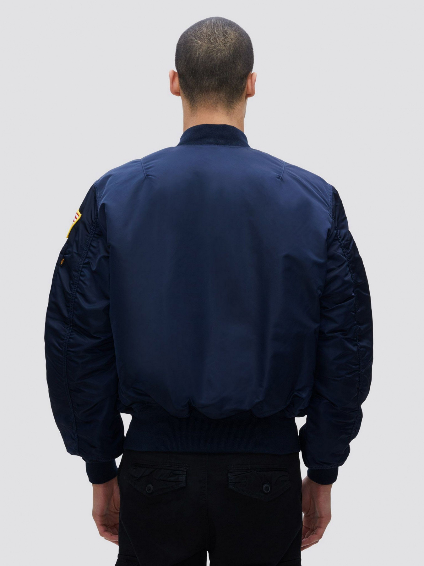 Куртки и дубленки Alpha Industries модель MJM21093C1_410 Фото