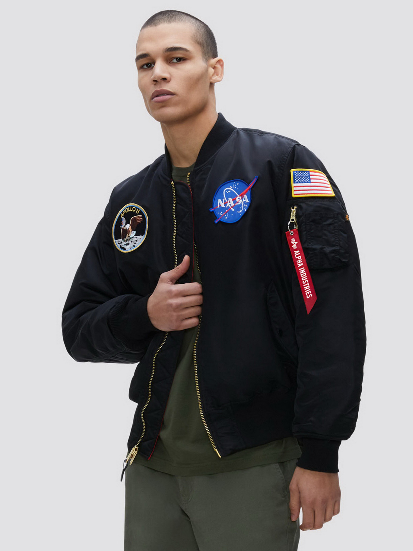 Куртки и дубленки Alpha Industries модель MJM21097C1_001 Фото