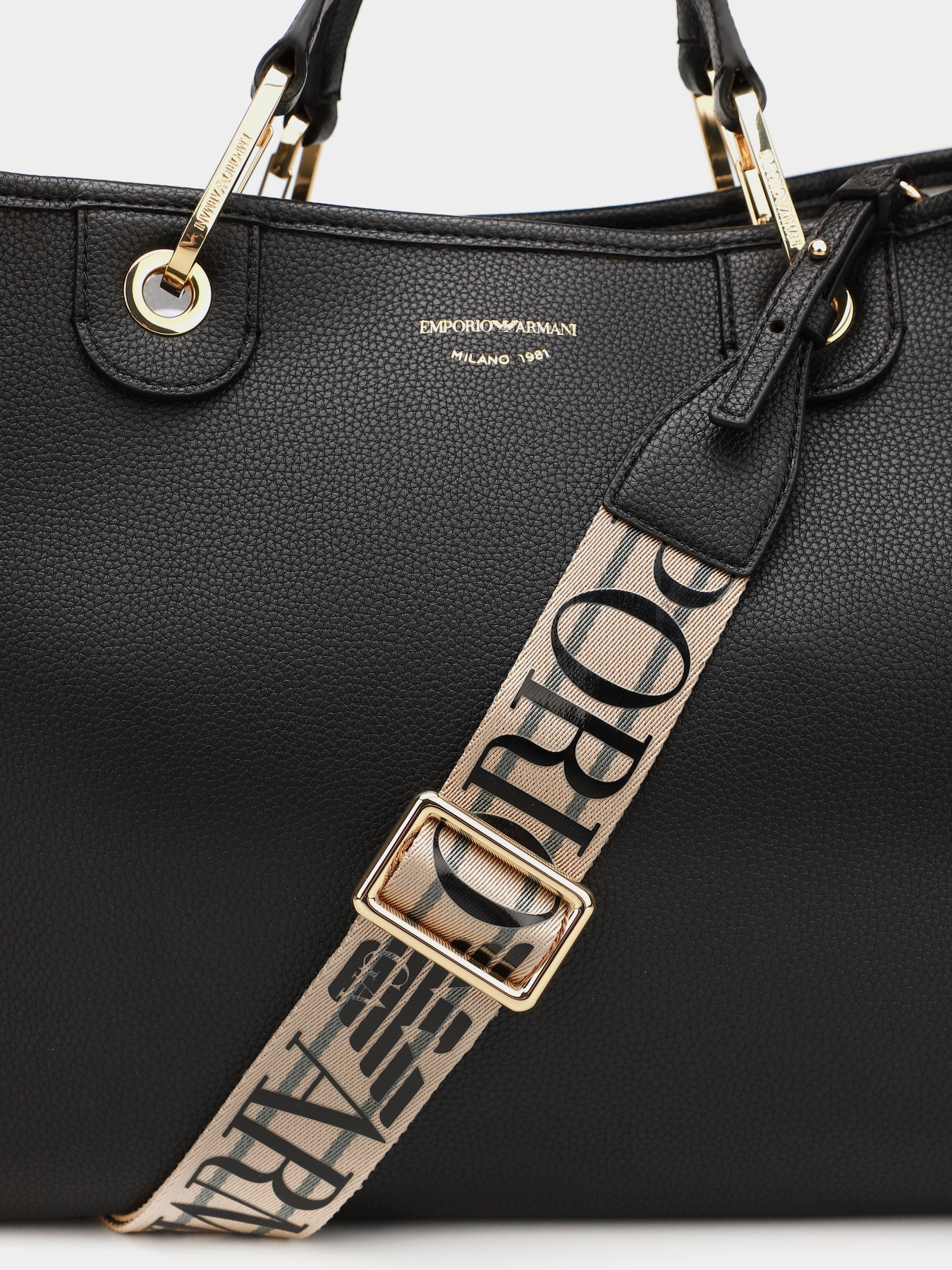 Сумки Emporio Armani модель Y3D165-YFO5B-85218 Фото