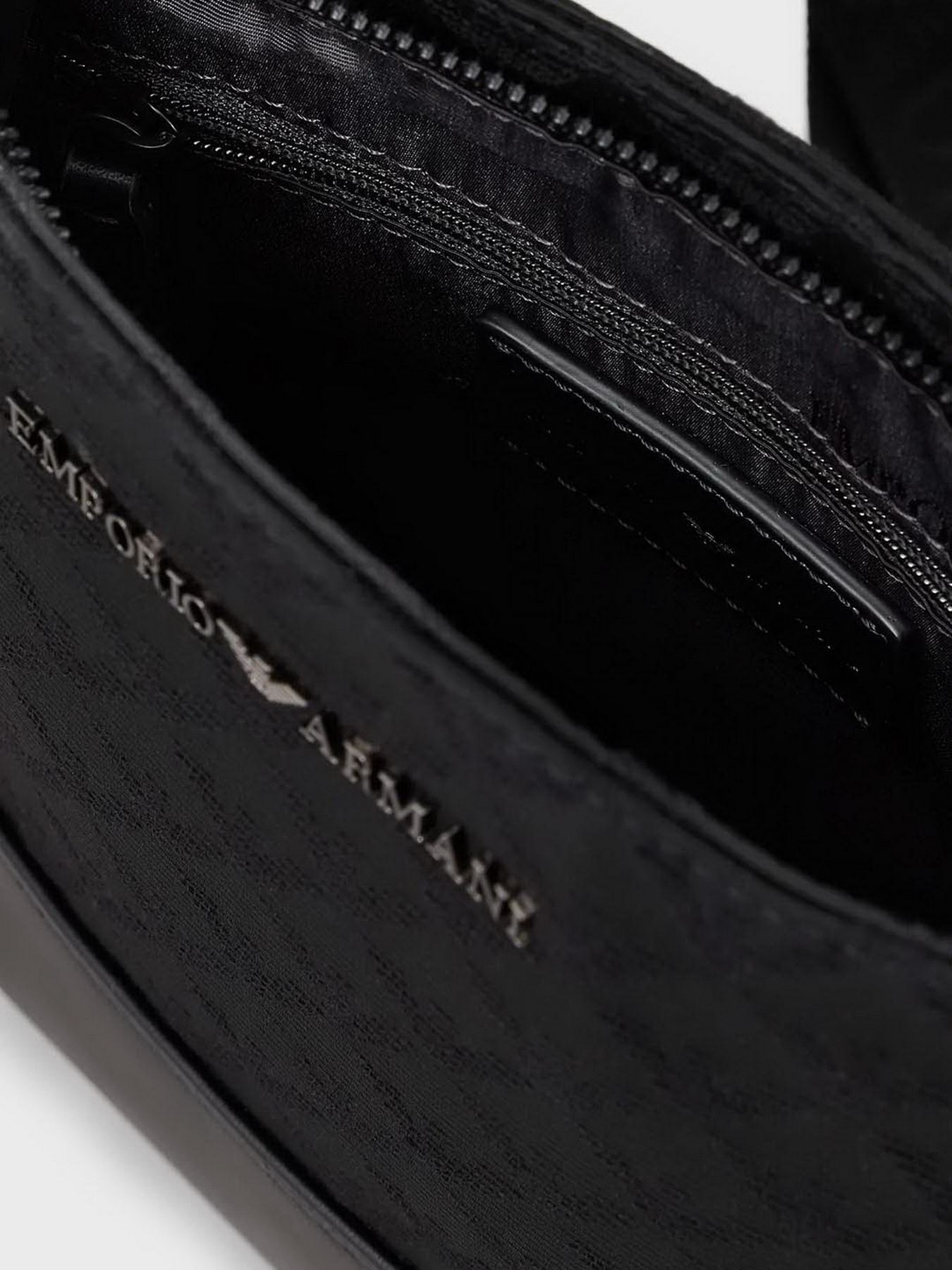 Сумки Emporio Armani модель Y4M234-Y022V-81336 Фото