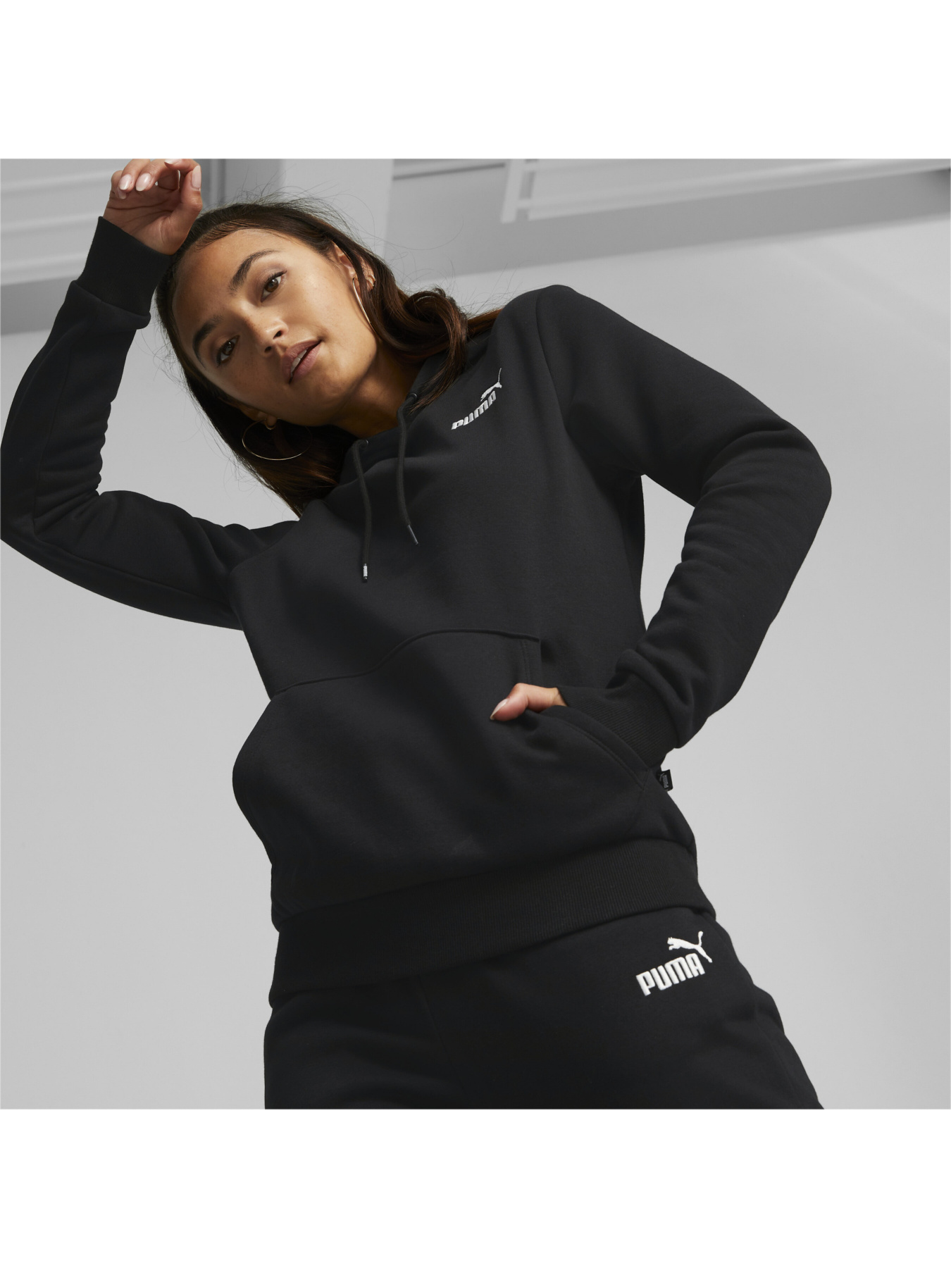 Худі PUMA Ess+ Embroidery Hoodie модель 670004 Фото