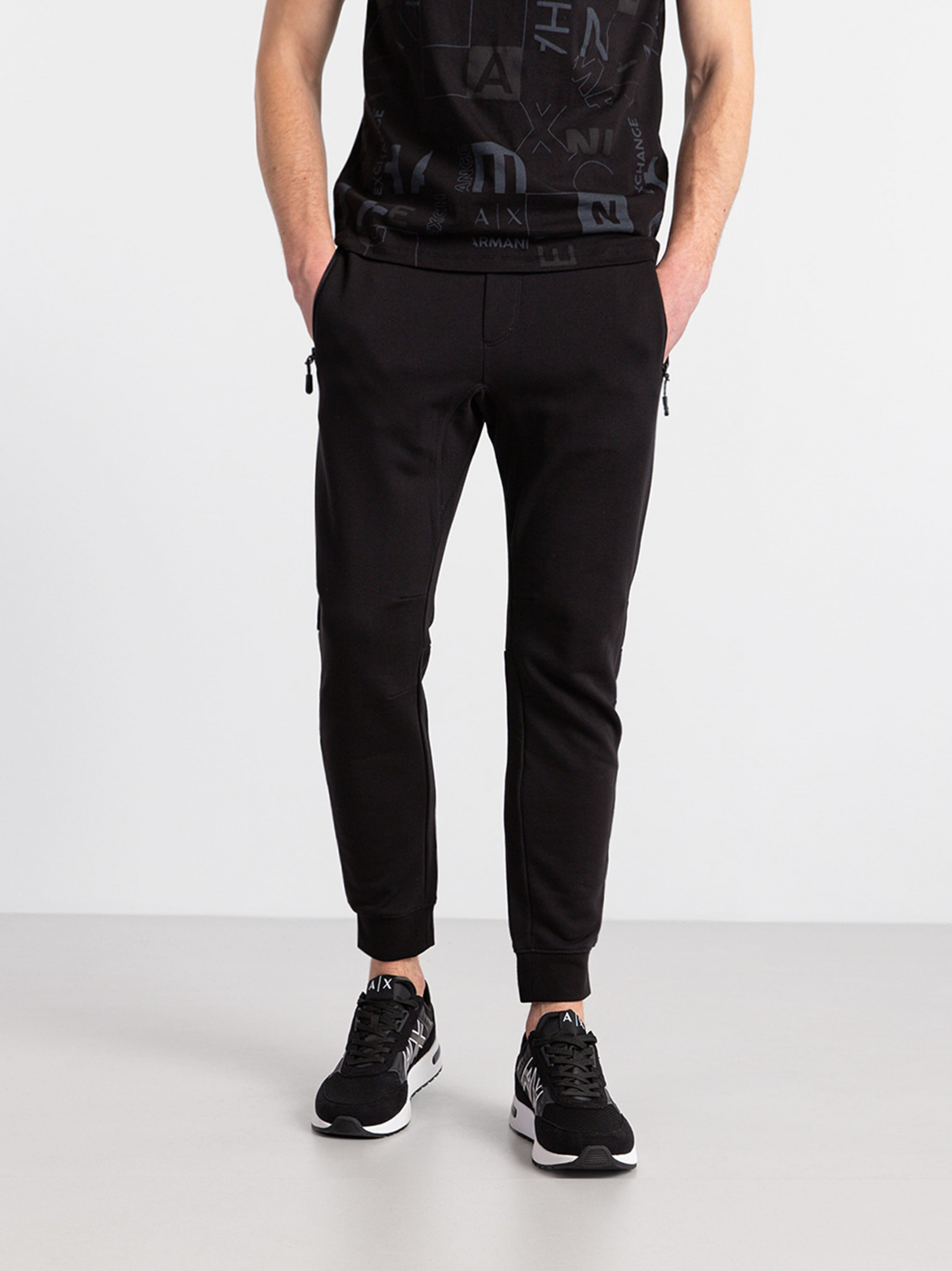 Штаны спортивные Armani Exchange 8NZP73-ZJKRZ-1200 для мужчин, цвет: Чёрный - купить по выгодной цене в Казахстане | INTERTOP Штаны спортивные Armani Exchange 8NZP73-ZJKRZ-1200 для мужчин, цвет: Чёрный - купить по выгодной цене в Казахстане | INTERTOP