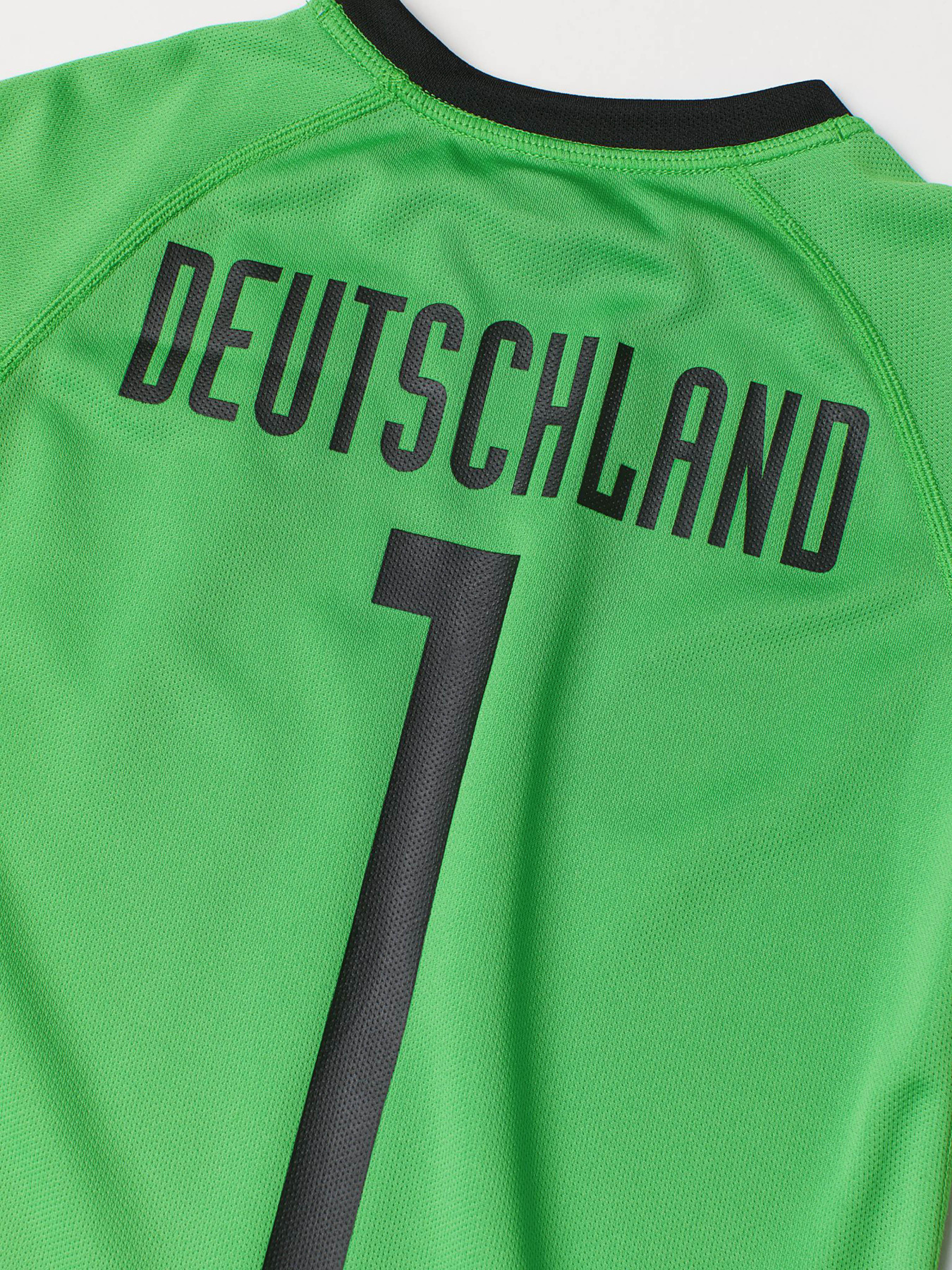 Спортивная футболка H&M модель 56650 Спортивная футболка H&M модель 56650 Фото