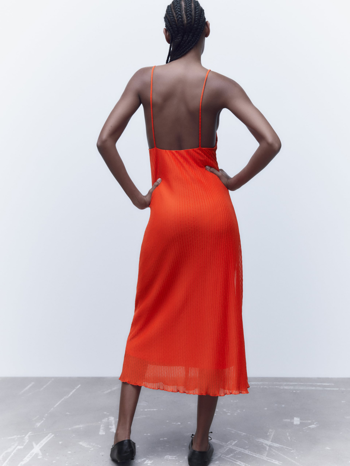 Платье миди ZARA модель 67804 Фото