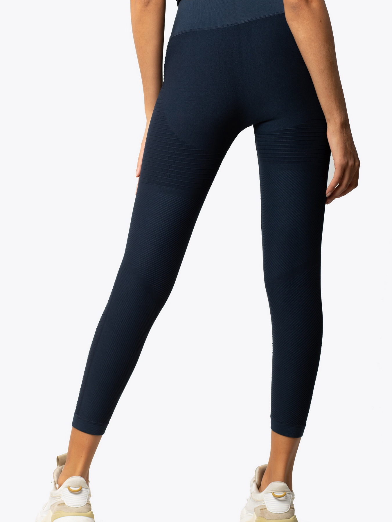 AVECS модель 30364-23-AV Фото