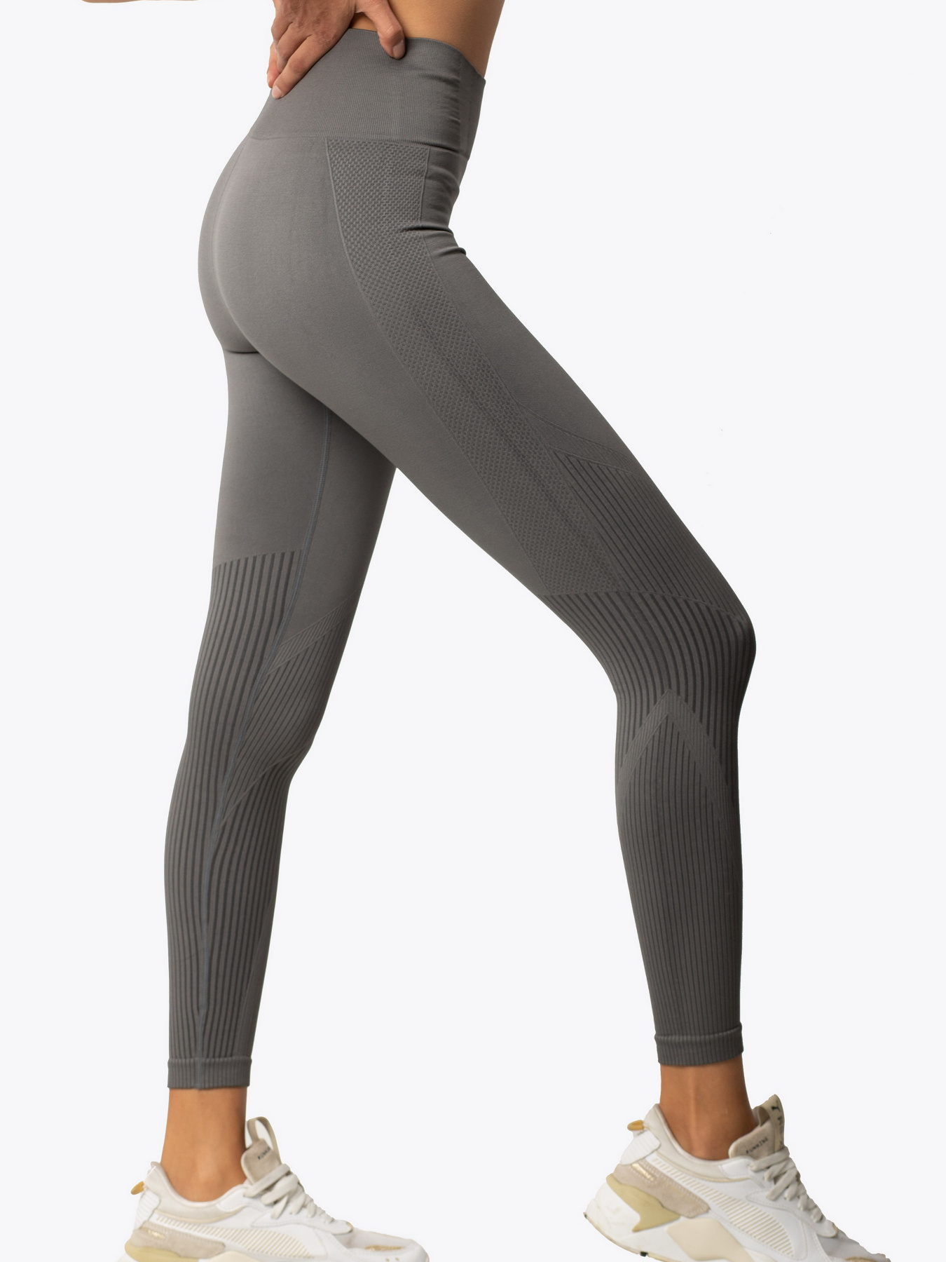 AVECS модель 30366-17-AV Фото