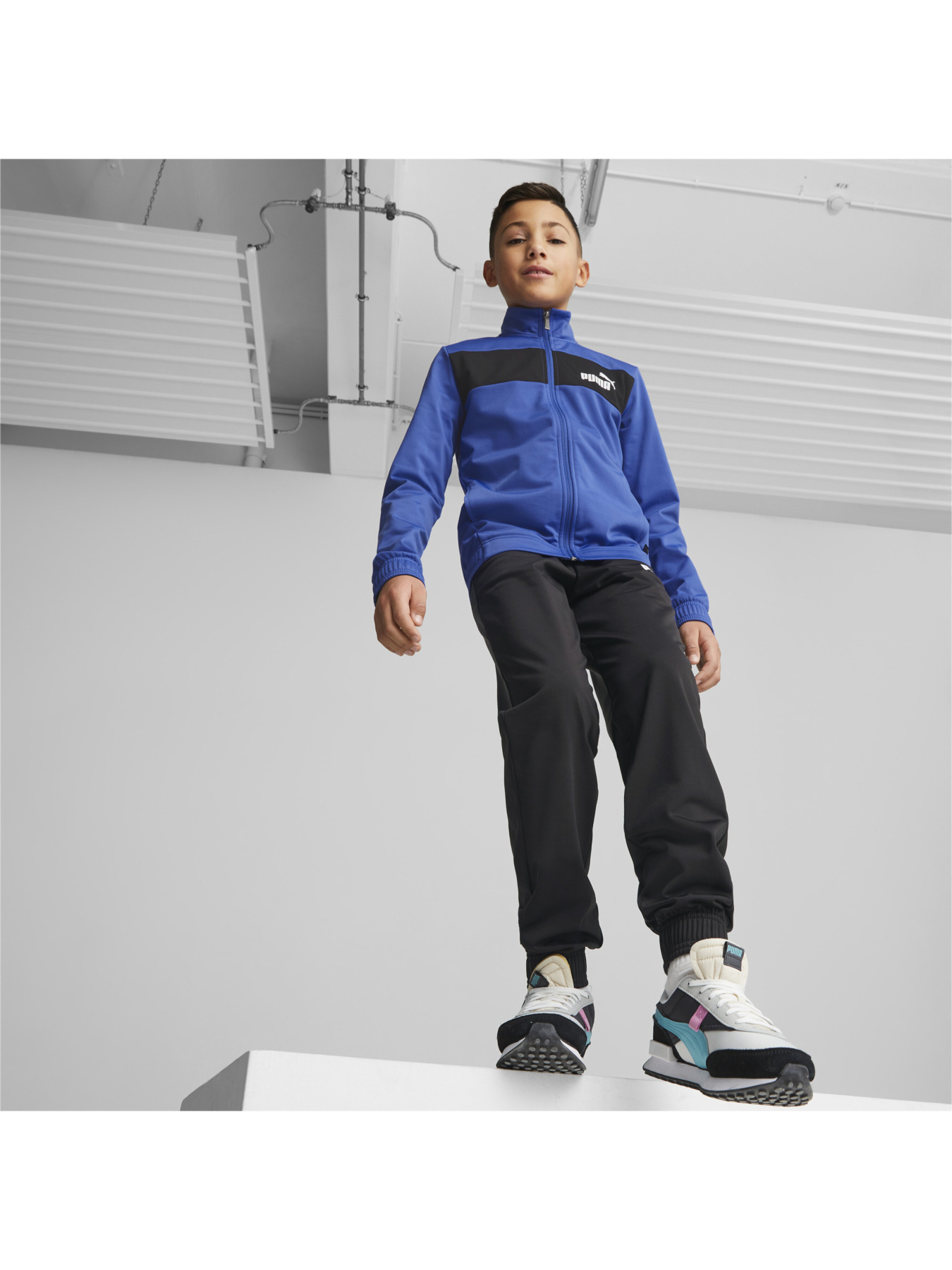 Спортивный костюм PUMA Poly Suit Cl B модель 589371 Спортивный костюм PUMA Poly Suit Cl B модель 589371 Фото