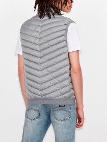 Утепленный жилет Armani Exchange модель 8NZQ52-ZNW3Z-0902 Фото