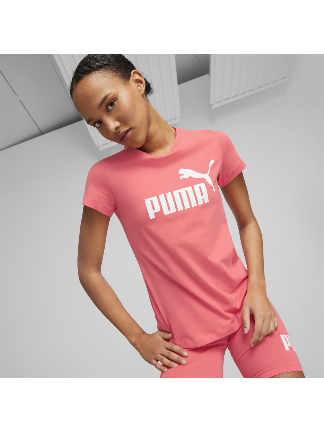 Футболка PUMA Ess Logo Tee модель 586775 Фото