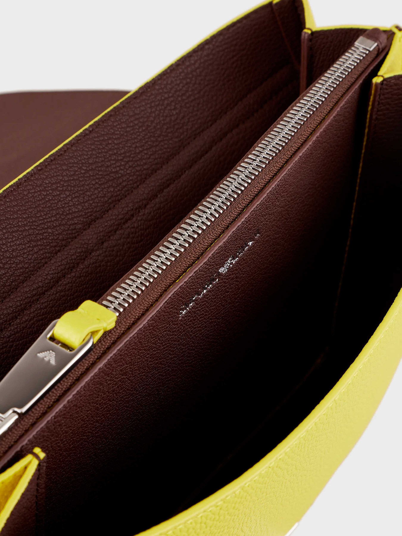 Сумки Emporio Armani модель Y3B201-YFO5X-89682 Фото