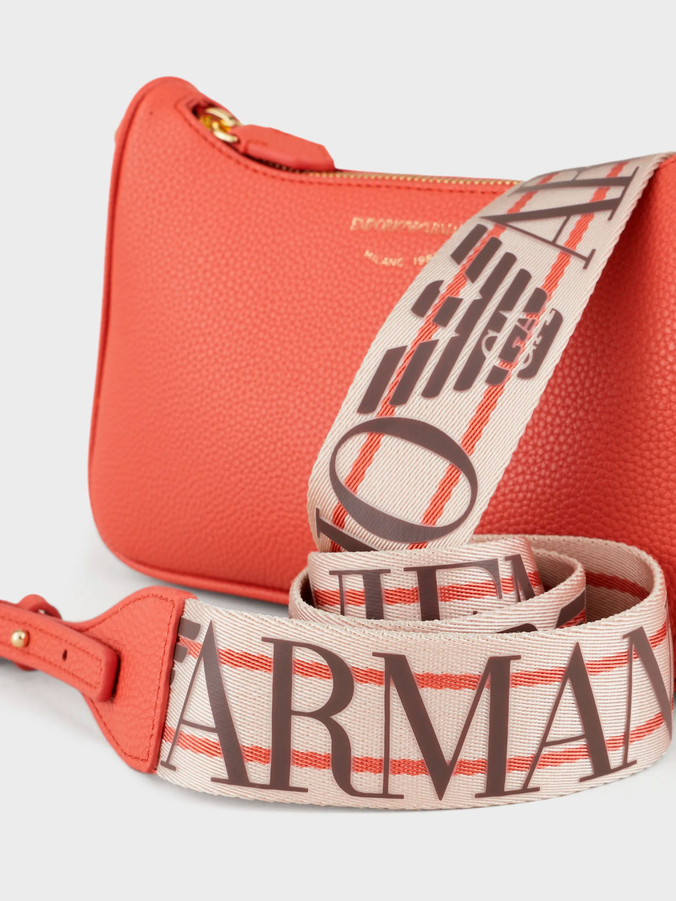 Сумки Emporio Armani модель Y3H293-YFO5B-89612 Фото