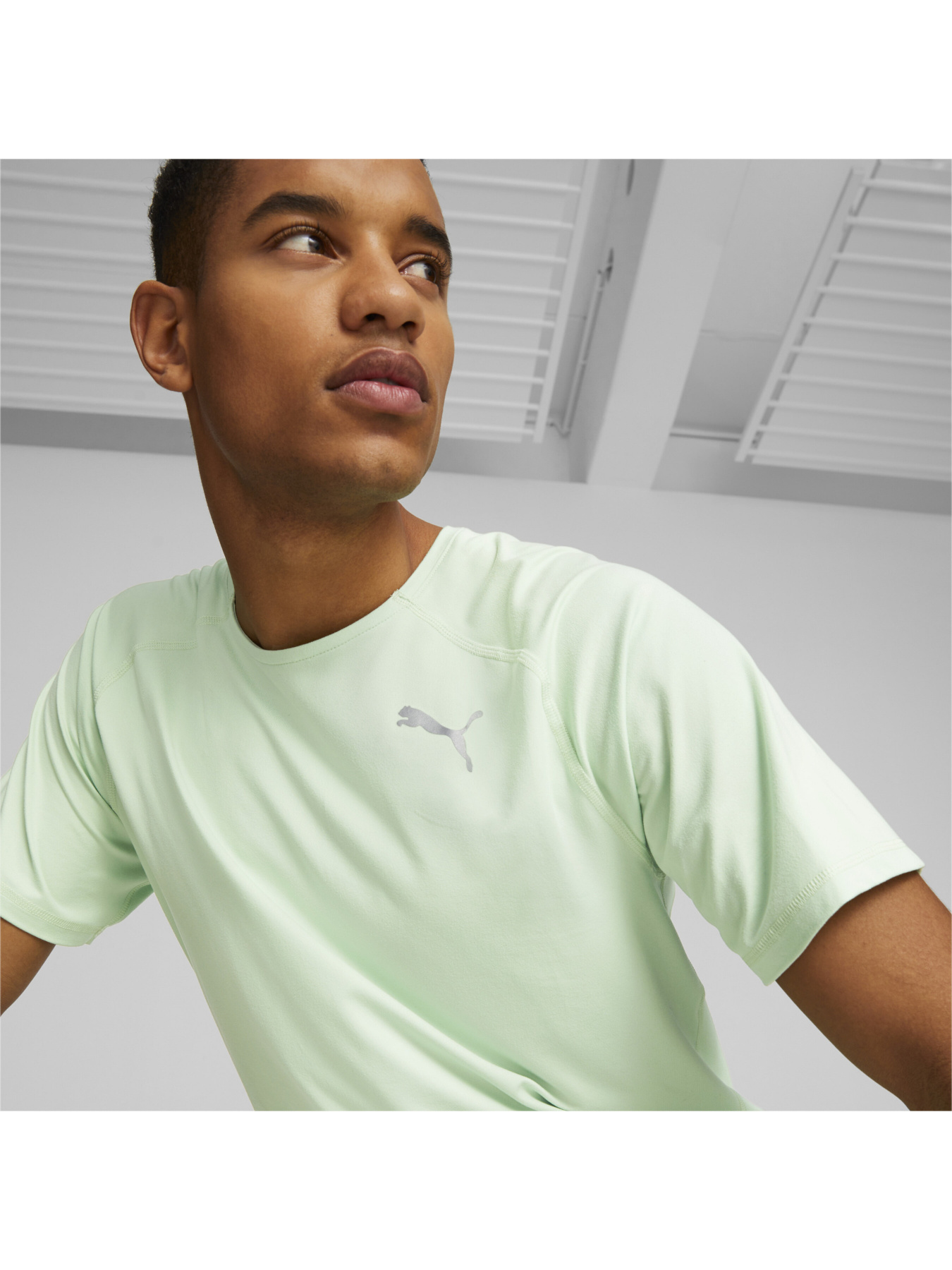 Футболка спортивна PUMA Run Cloudspun Ss Tee модель 523269 Фото