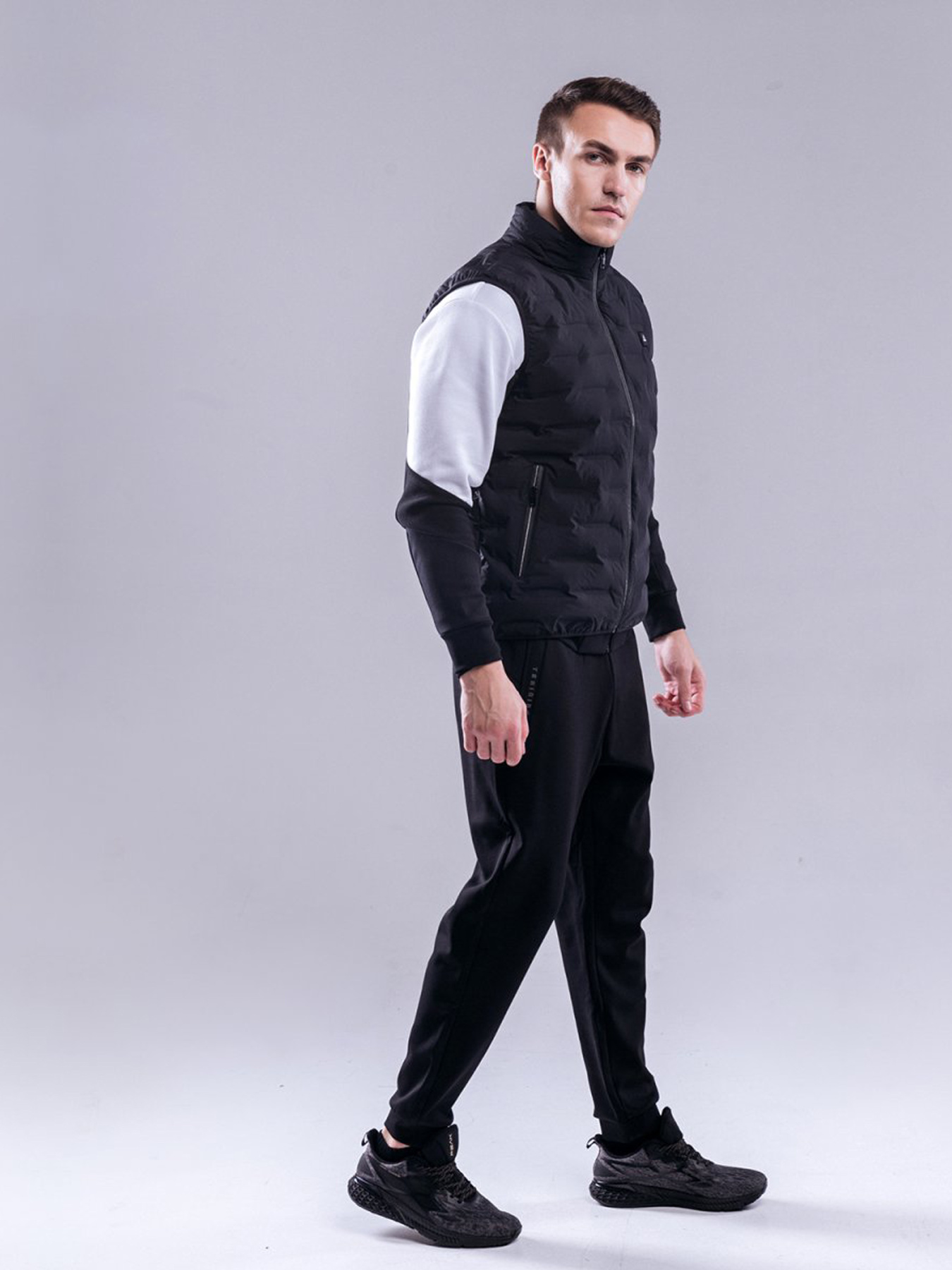 Жилет з утеплювачем Peak модель FW494041-BLA Фото