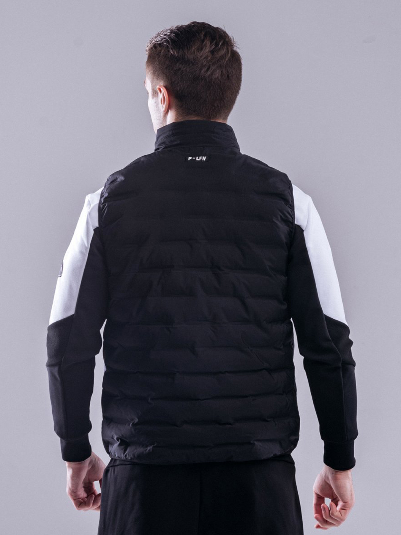 Утепленный жилет Peak модель FW494041-BLA Утепленный жилет Peak модель FW494041-BLA Фото