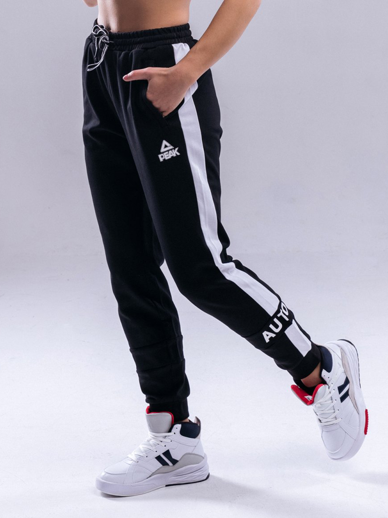 Штаны спортивные Peak модель FWB01028-BLA Фото