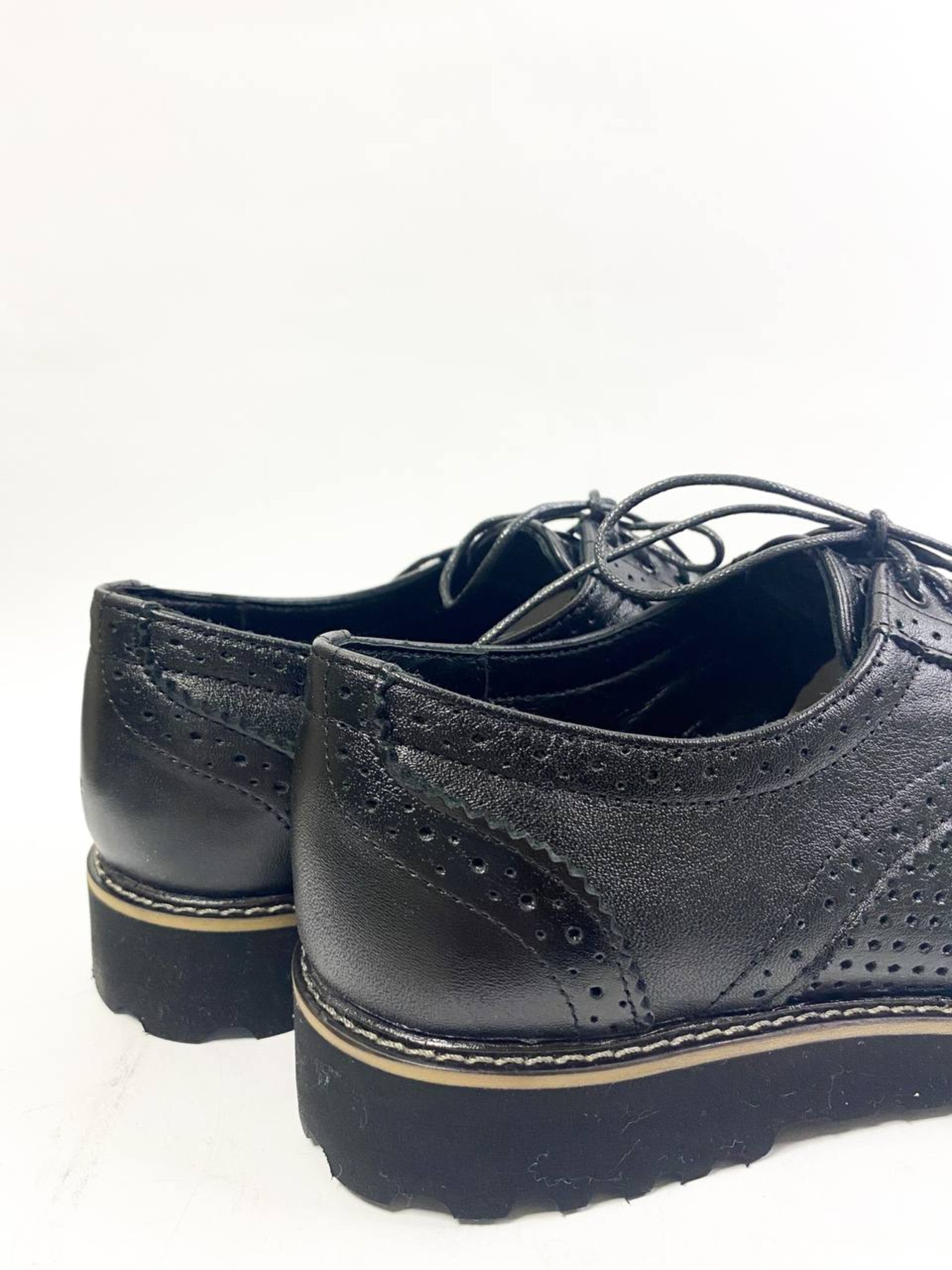 Броги Legessy модель ONYX_BLACK_PERF Фото