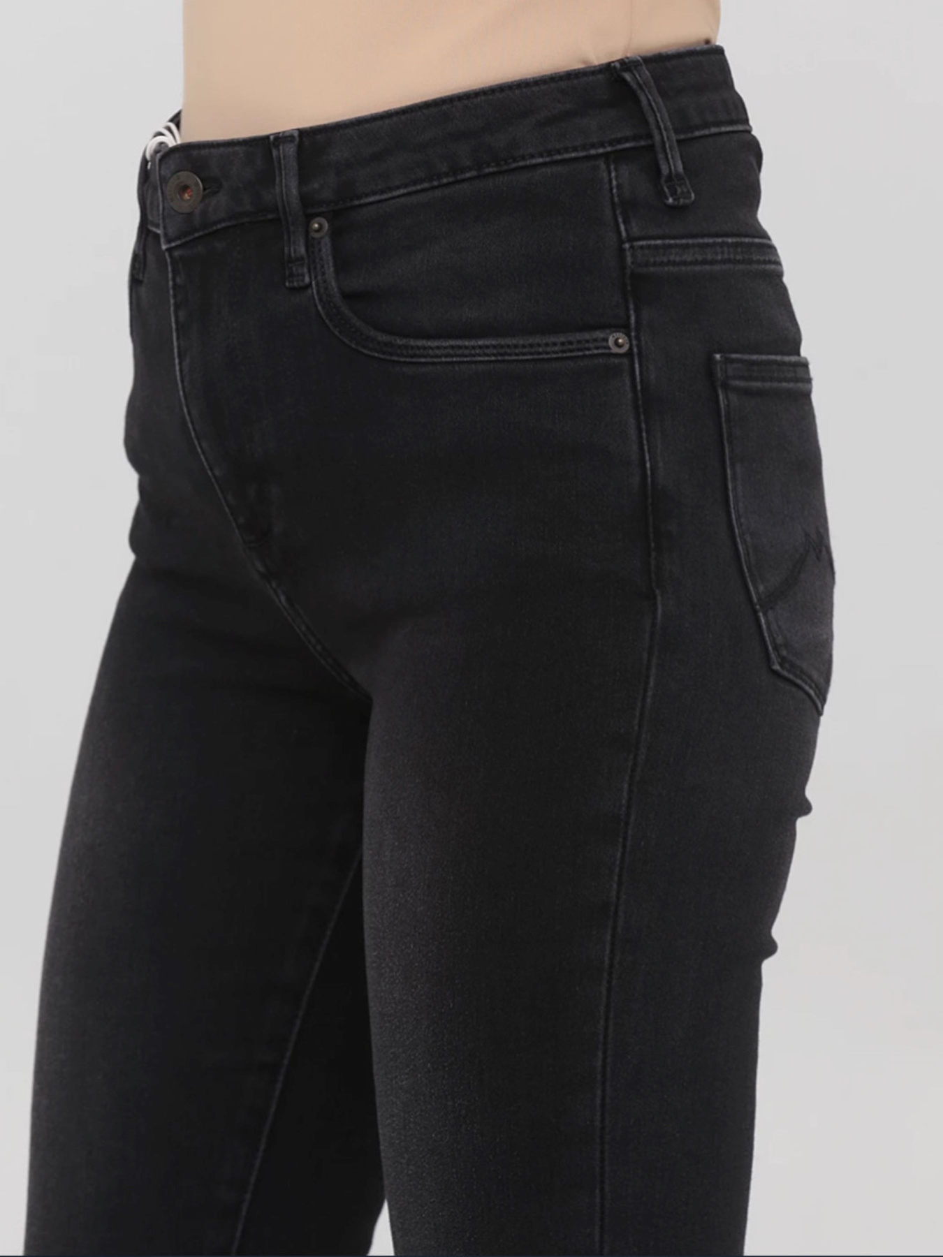 Завужені джинси Mustang Jeans модель 1012080 Завужені джинси Mustang Jeans модель 1012080 Фото