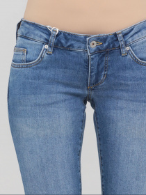 Прямые джинсы Mustang Jeans модель 1011010 Фото