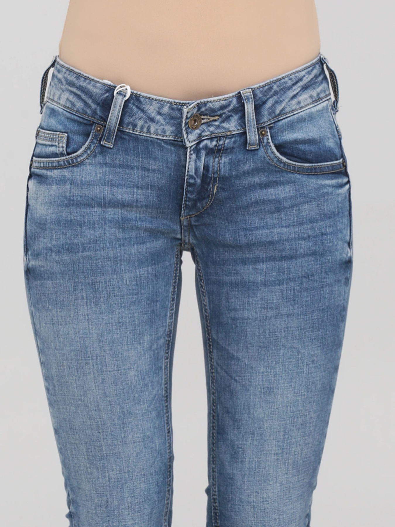 Зауженные джинсы Mustang Jeans модель 1011694 Фото