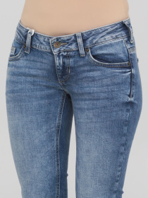 Завужені джинси Mustang Jeans модель 1011694 Завужені джинси Mustang Jeans модель 1011694 Фото