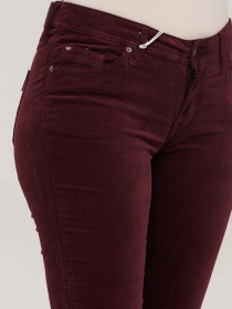 Завужені джинси Mustang Jeans модель 1008860 Фото