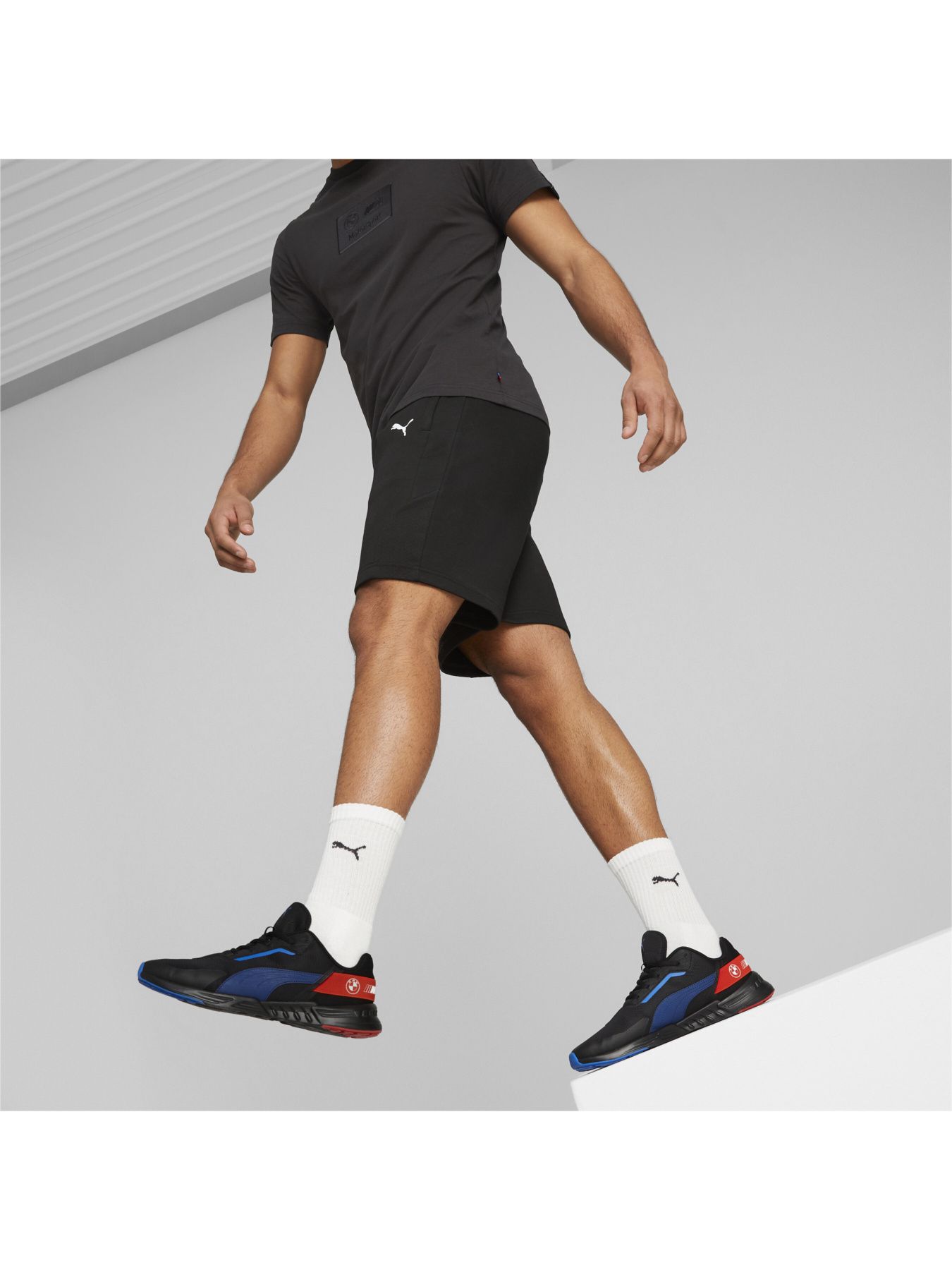 Повсякденні шорти PUMA Bmw Mms Sweat Shorts 8.6" модель 538134 Фото