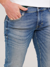 Завужені джинси Mustang Jeans модель 4006659 Завужені джинси Mustang Jeans модель 4006659 Фото