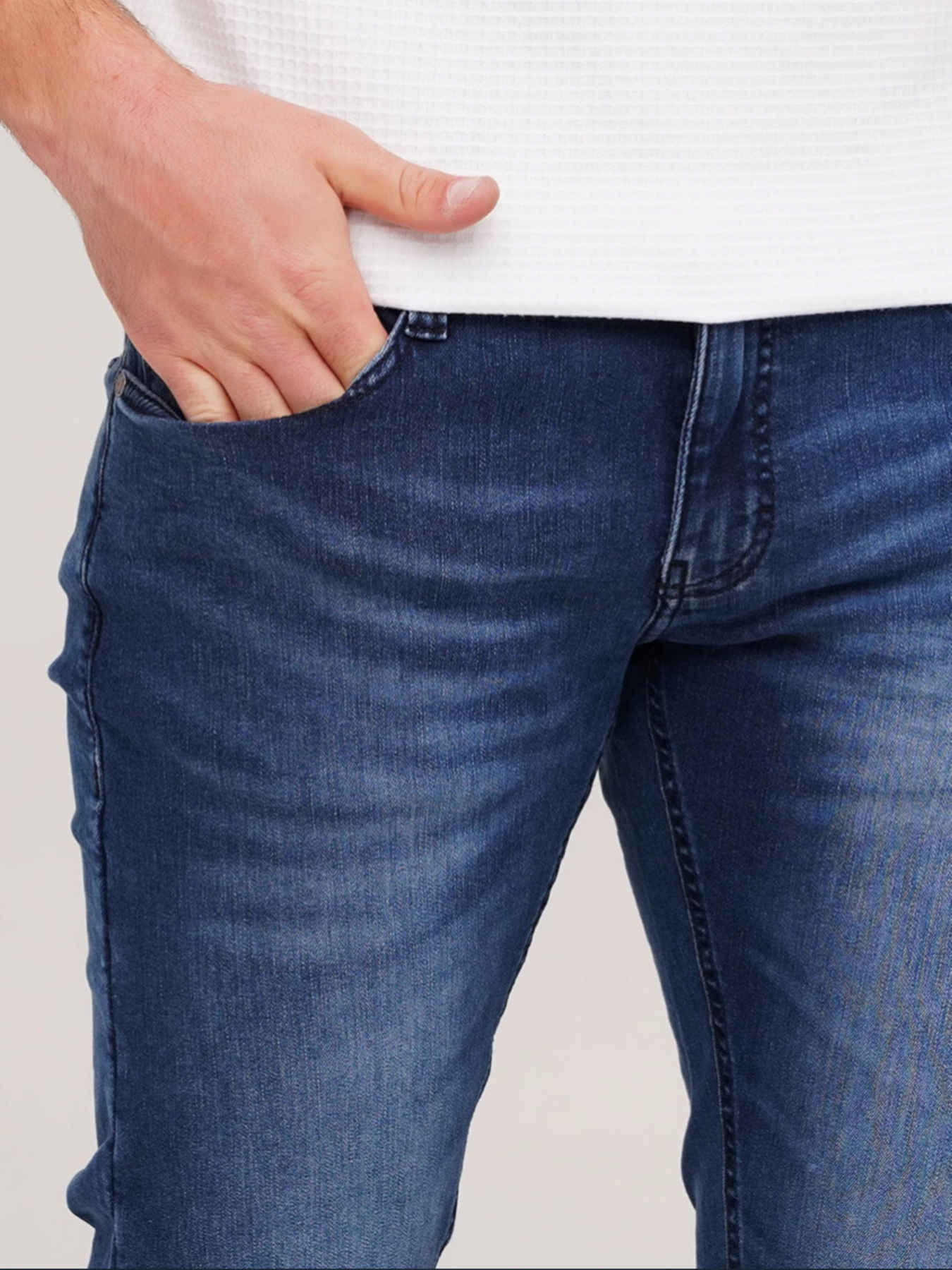 Зауженные джинсы Mustang Jeans модель 4011300 Фото