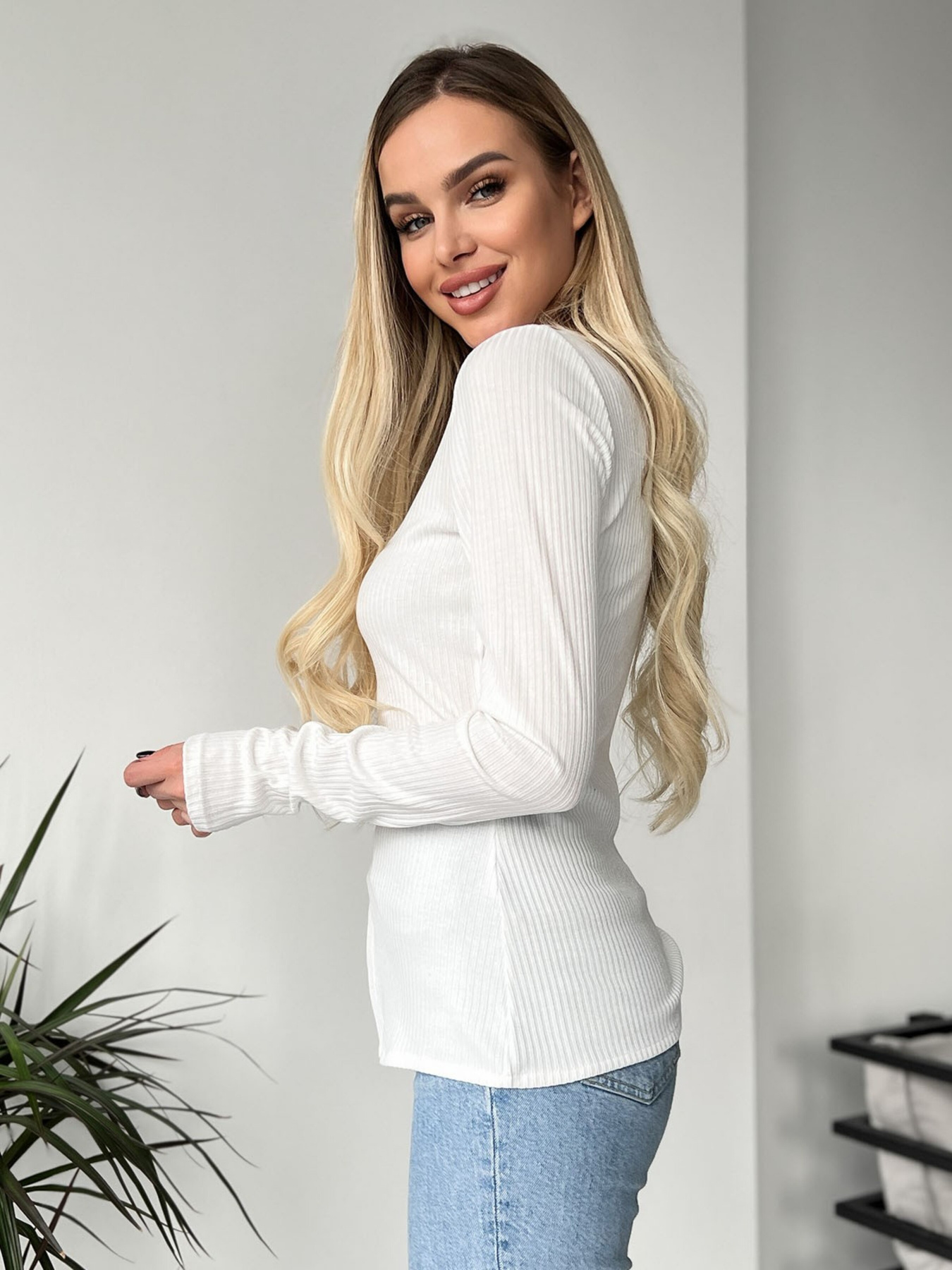 Свитер ISSA Plus модель 13722_milky Фото