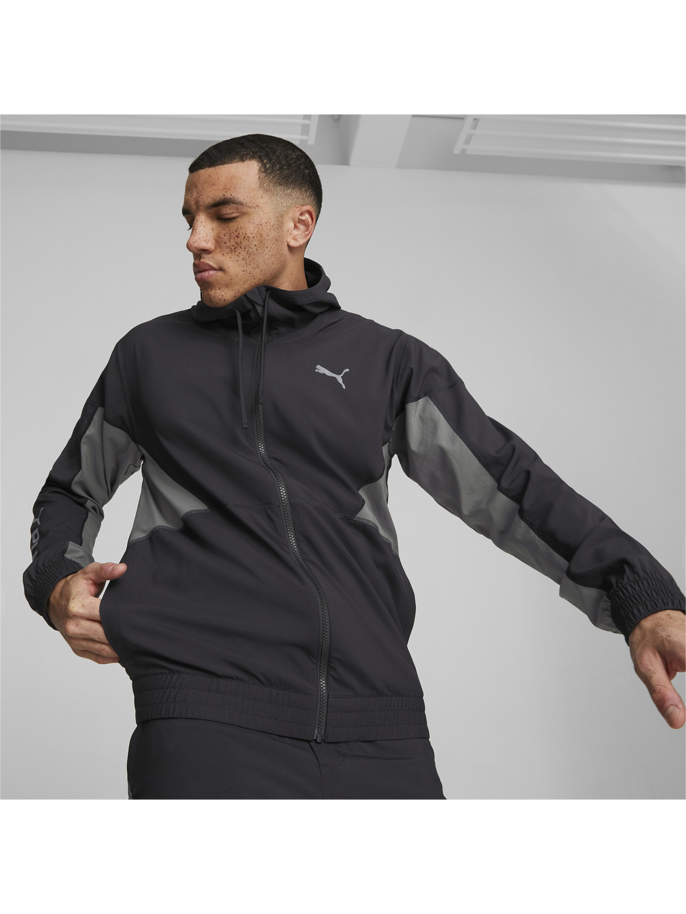 Демісезонна куртка PUMA Fit Woven Jacket модель 522128 Фото