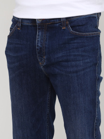 Прямые джинсы Mustang Jeans модель 4003593 Фото
